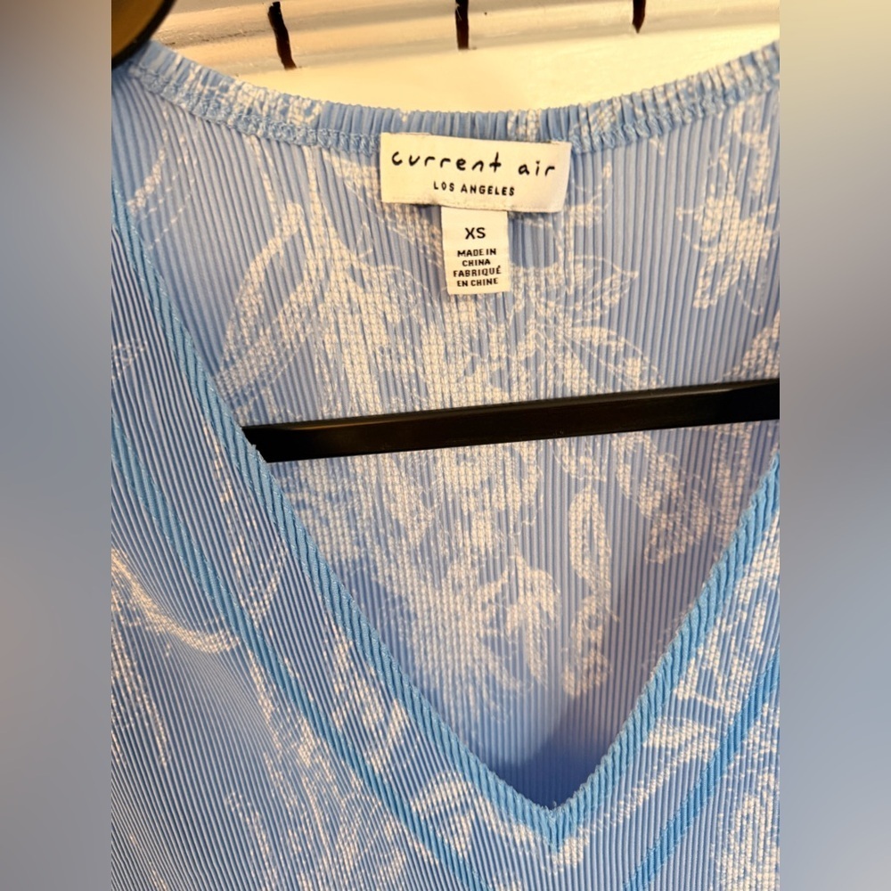 Current Air AUBREY MIDI DRESS WITH PLEATED DETAIL - LIGHT BLUE - Picture 6 of 8